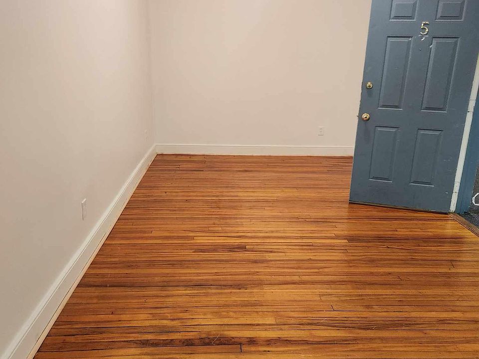 Entrance to apartment. Living area.