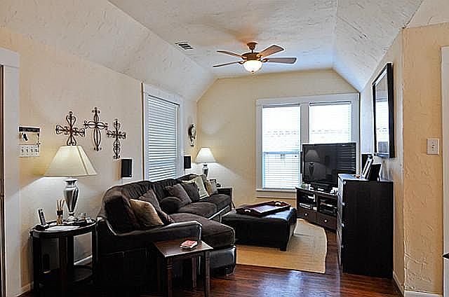 1st image of 1116 Cedar Hill Ave
