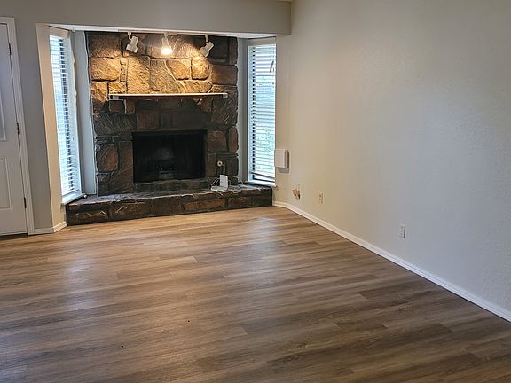 5th image of 415 E Waco Pl