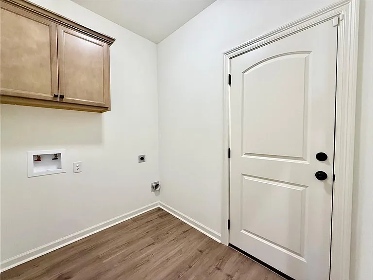 44236 Joe Louis Dr — Photo 15