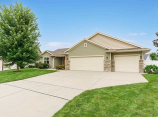 4305 Cascade Dr, Janesville, WI