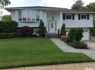 2399 Wallen Ln, Bellmore, NY 11710