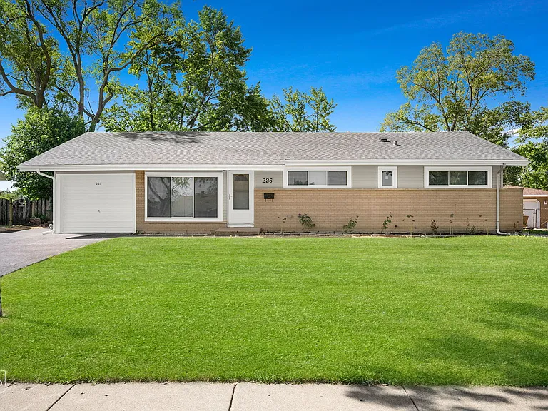 225 Bode Rd — Photo 1