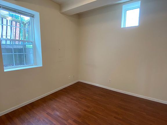 5th image of 1417 Rosemary Ln APT 1