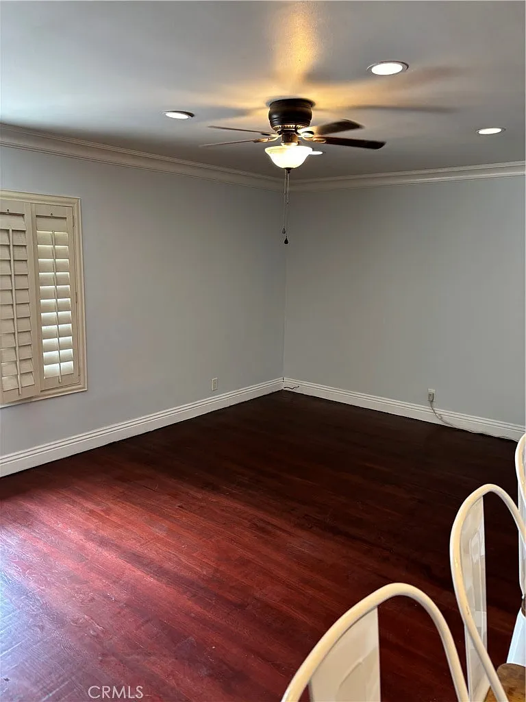 Building Photo - 9031 Phyllis Ave #1