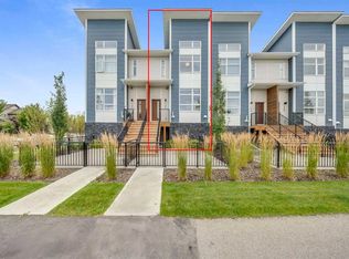 144 W Walden Ln SE, Calgary, AB T2X2A7