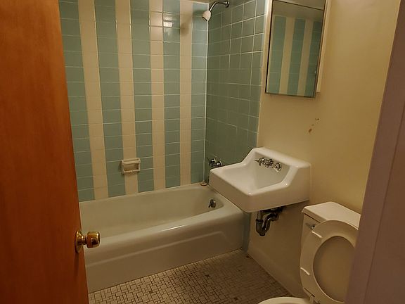 3rd image of 45 Chester St #B2