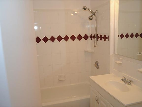 4th image of 435 Ololu Dr