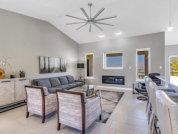5th image of 5637 Venezia Way