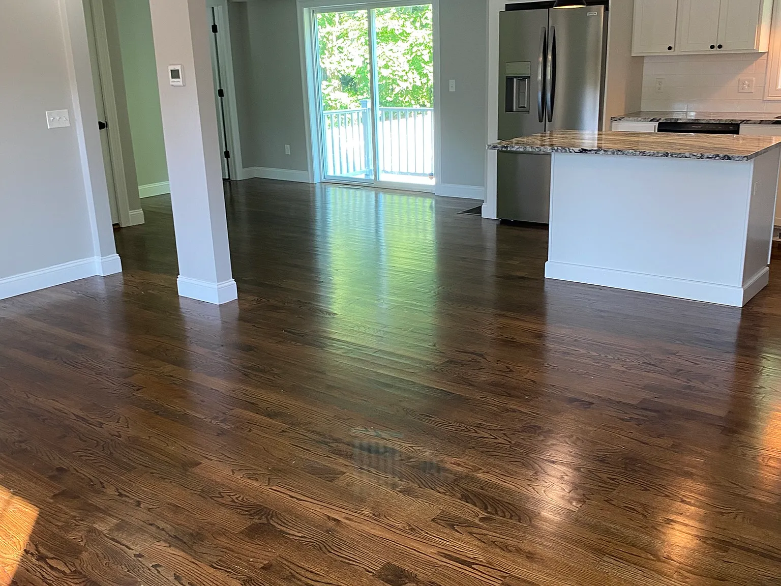 4 bed, 2500 sqft, $3,950 — Photo 2