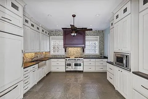470 Old Towne Ln — Photo 17