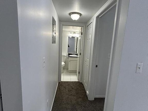 5th image of 721 Green Rd APT 215