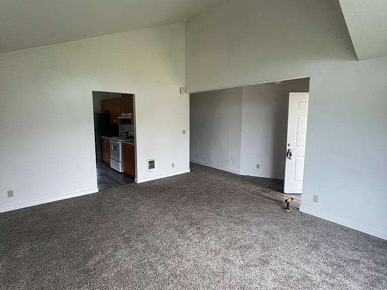 112 Cowan Ct #110 — Photo 4
