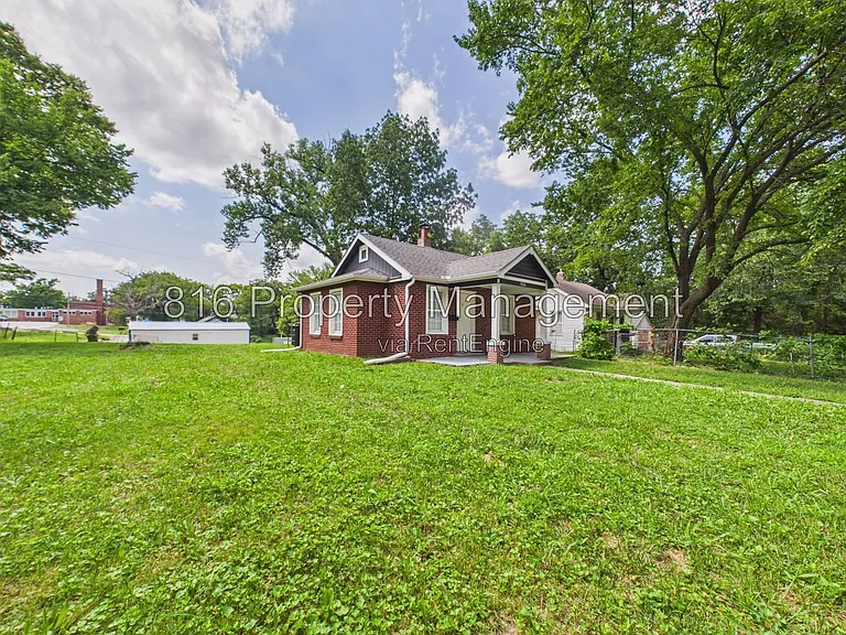 7924 Agnes Ave — Photo 17