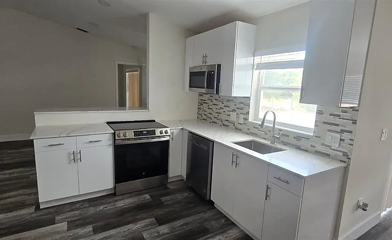 17319 Terry Ave — Photo 3