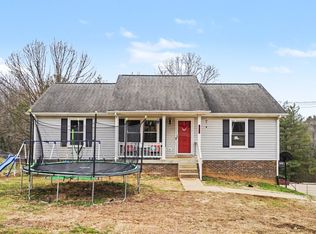 1978 Seven Mile Ferry Rd, Clarksville, TN 37040