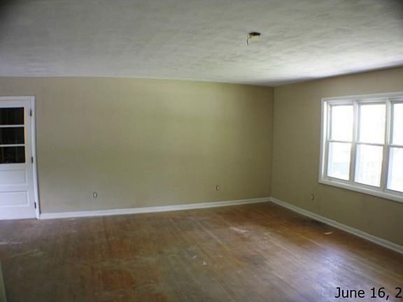 2nd image of 722 Antrim Dr