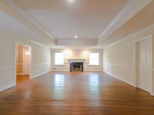 971 Davis Dr, Sandy Springs, GA 30327