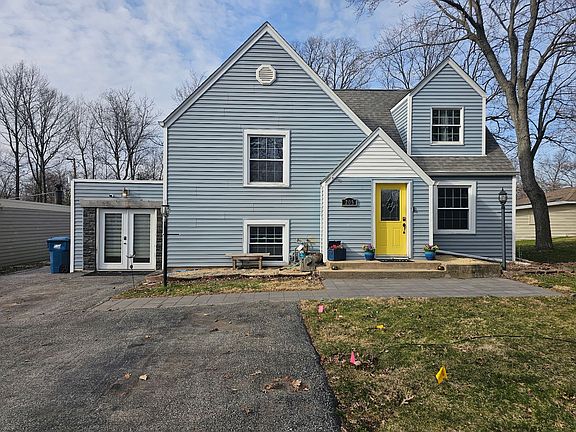 2nd image of 205 Cornwall Dr
