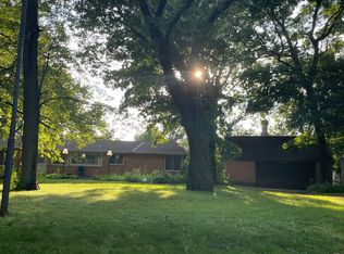 552 Granada Ave N, Oakdale, MN 55128