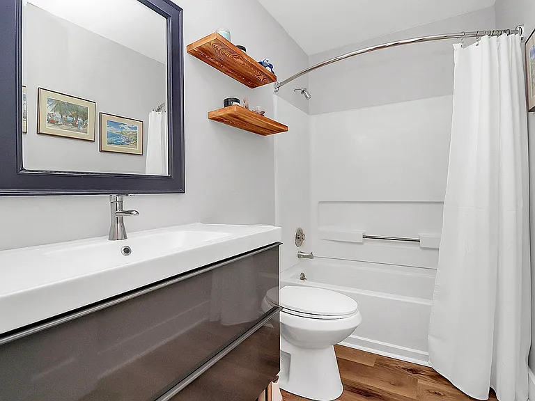 1001 Churchill Downs Ct #J — Photo 11