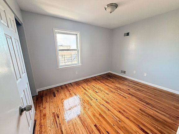 5th image of 810 New York Ave #25E