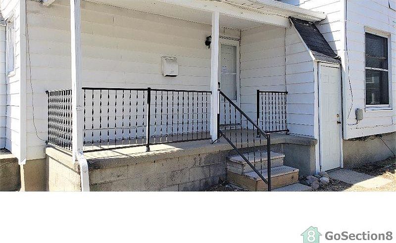 2nd image of 417 Pearl St APT 3