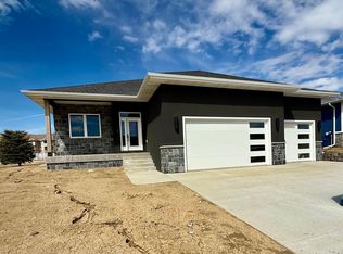 2551 Nicklaus Blvd, Sioux City, IA 51106