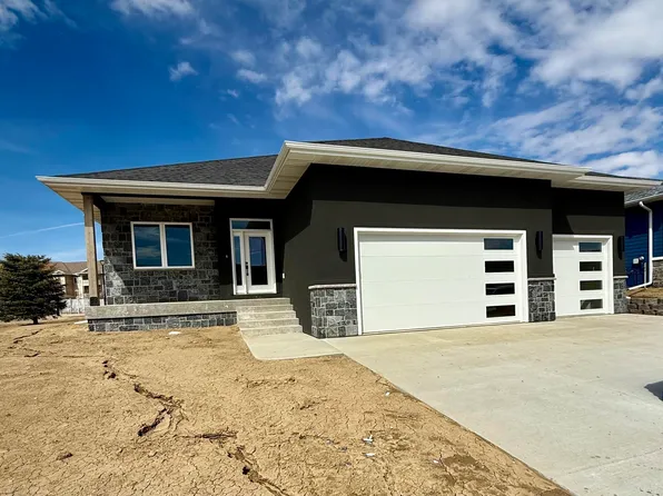 2551 Nicklaus Blvd, Sioux City, IA 51106