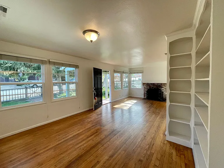 934 Fountain Ave — Photo 3