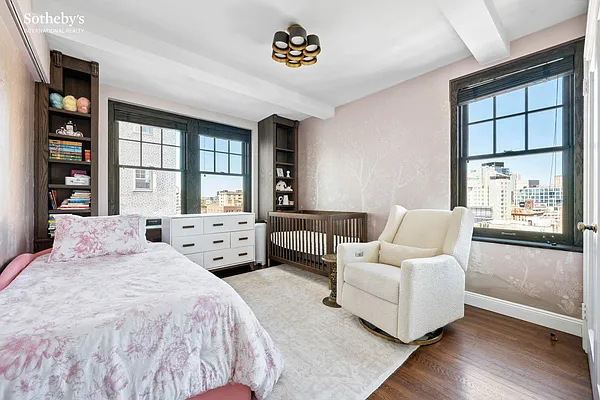 Sold by Sotheby's International Realty | media 14