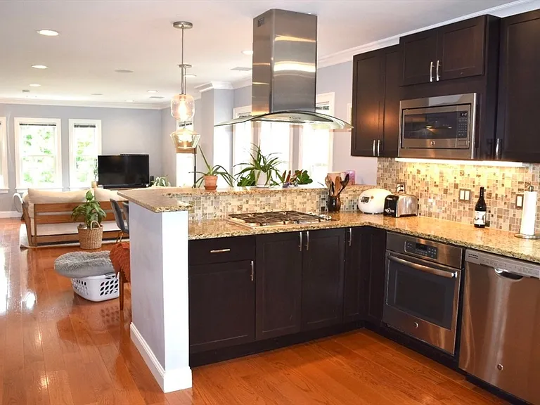 143 Williams St #3 — Photo 7