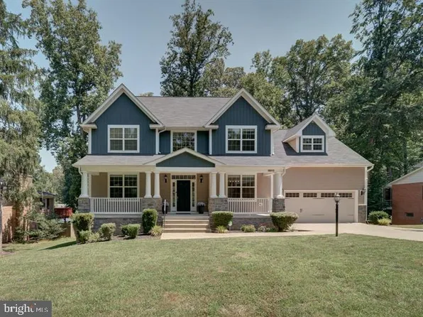 18413 Cedar Dr, Triangle, VA 22172