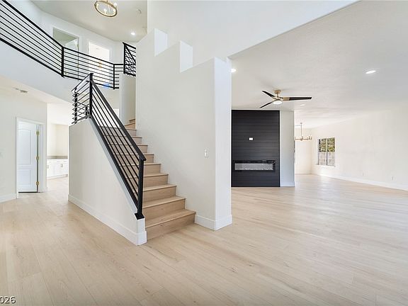 5th image of 9681 Drayton Ave