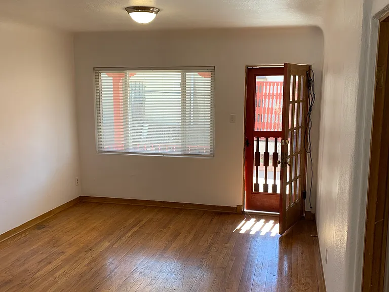 Spectacular 1 Bedroom Casita Near UNM - in Gorgeous, Private Compound — Photo 34