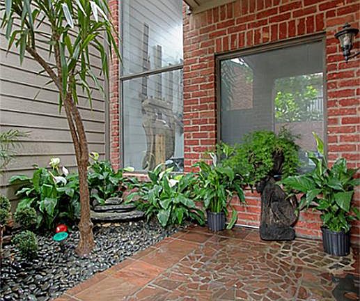 Tiled entry area to Townhouse.