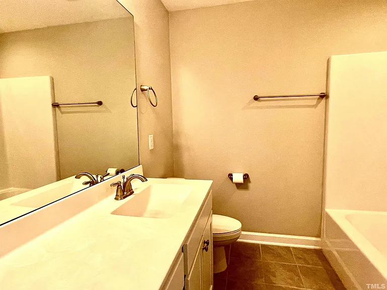 8008 Gilano Dr — Photo 36