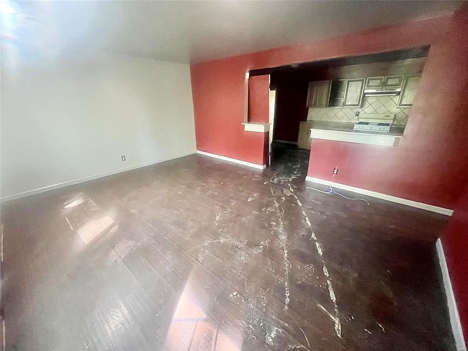 2nd image of 288 Dashwood Dr