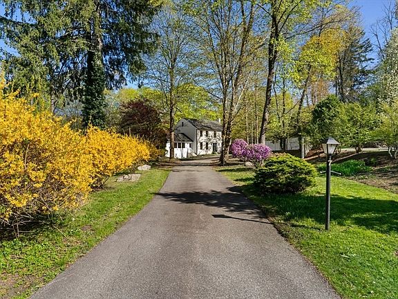 3rd image of 7 Garden Rd