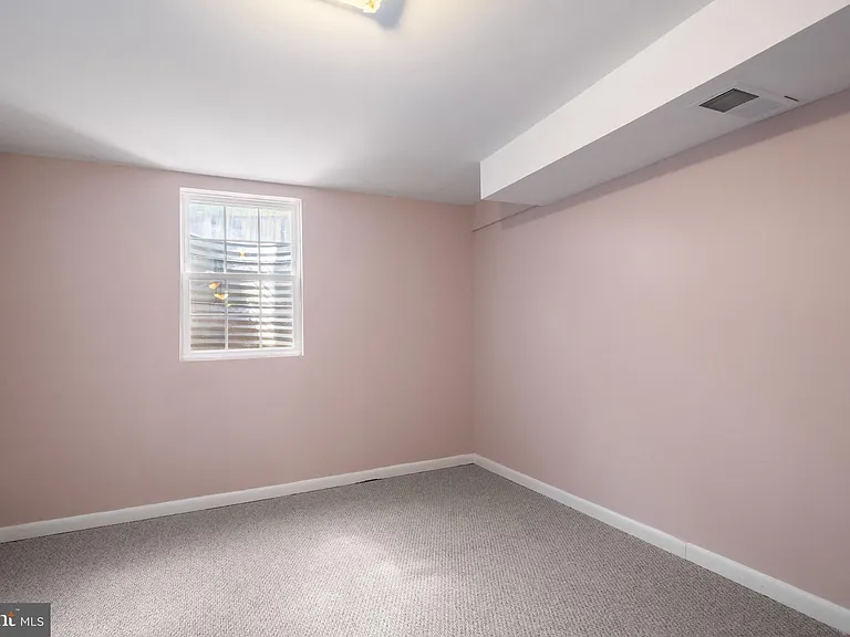 1103 Burwick Dr — Photo 9