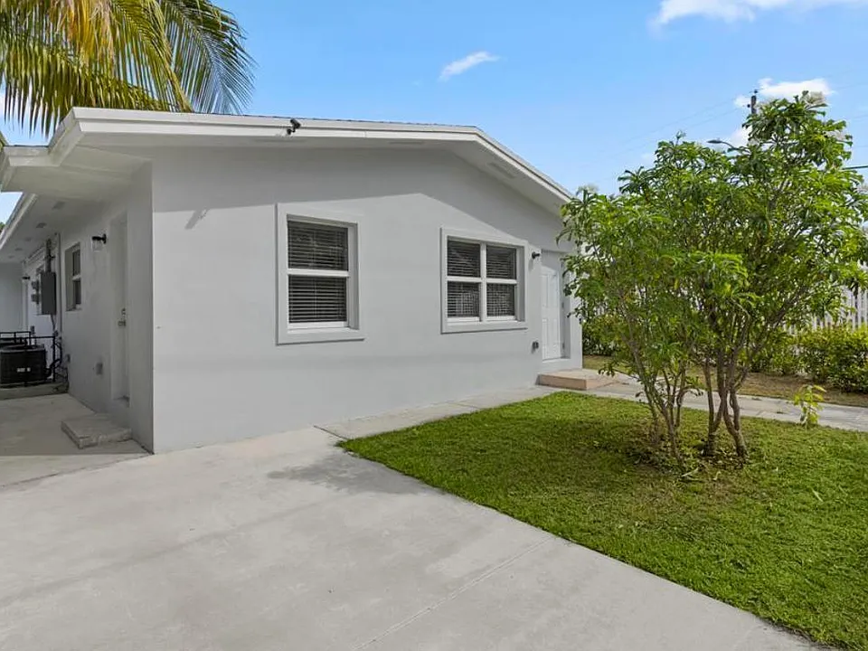 1101 NW 26th St