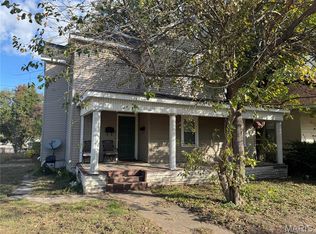 207 E Penning Ave, Wood River, IL