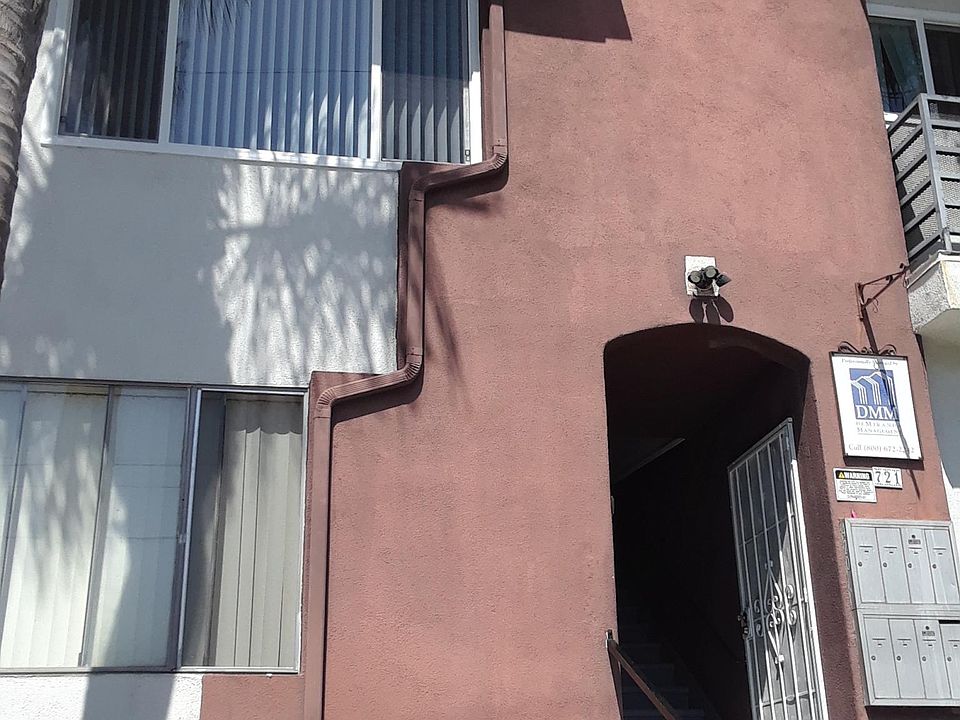 1st image of 721 W Hyde Park Blvd APT 1