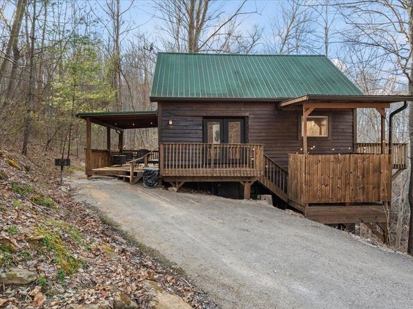 225 Platinum Dr, Stanton, KY 40380