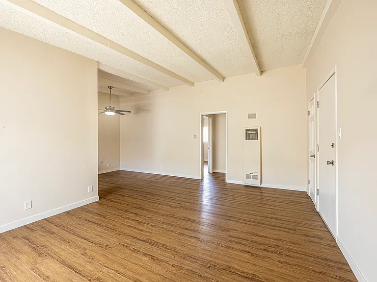 3722 Mentone Ave #8 — Photo 3