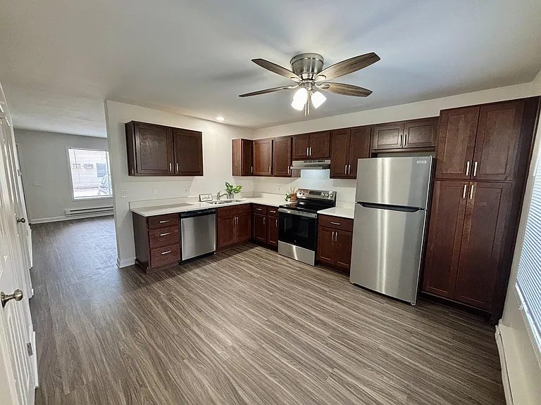 Sundale Townhomes — Photo 24