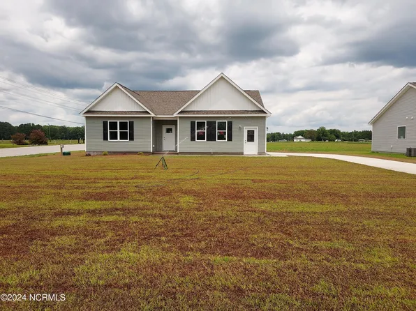 601 Bright Harvest Drive, Maysville, NC 28555