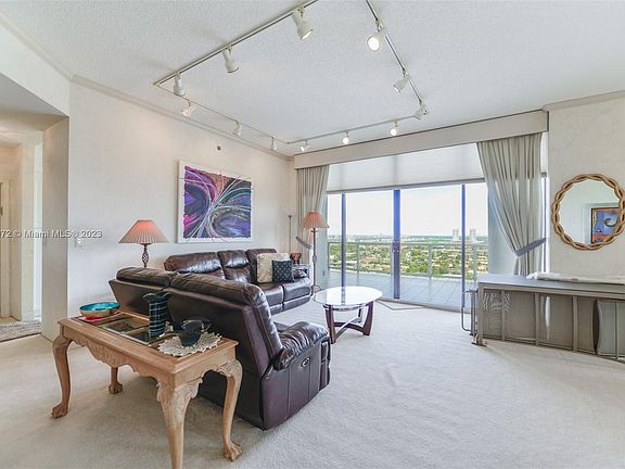 5th image of 3600 Yacht Club Dr APT 2002