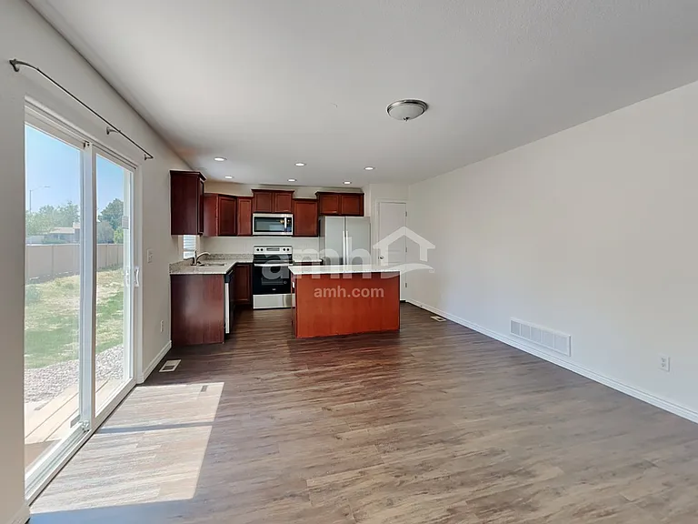 2496 Sierra Springs Dr — Photo 4