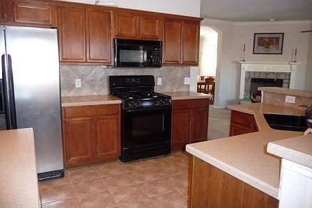 3rd image of 203 Willow Grove Dr
